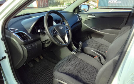 Hyundai Solaris II рестайлинг, 2015 год, 828 000 рублей, 20 фотография