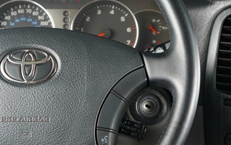 Toyota Land Cruiser 100 рестайлинг 2, 2003 год, 1 979 000 рублей, 16 фотография