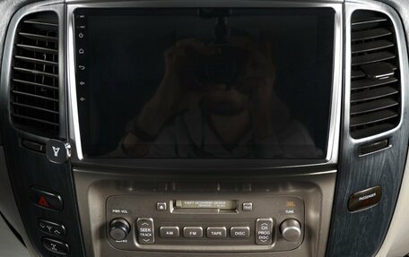 Toyota Land Cruiser 100 рестайлинг 2, 2003 год, 1 979 000 рублей, 17 фотография