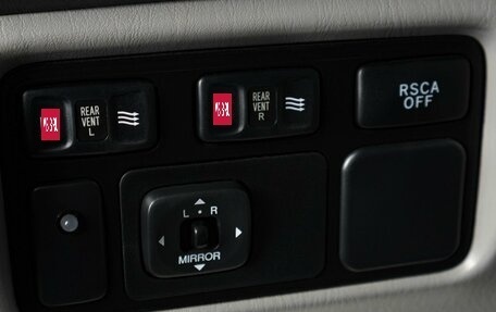 Toyota Land Cruiser 100 рестайлинг 2, 2003 год, 1 979 000 рублей, 20 фотография