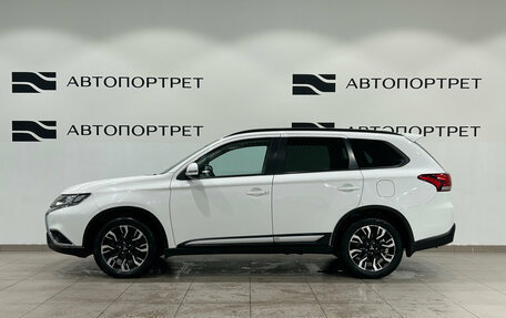 Mitsubishi Outlander III рестайлинг 3, 2022 год, 2 449 000 рублей, 4 фотография