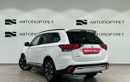 Mitsubishi Outlander III рестайлинг 3, 2022 год, 2 449 000 рублей, 5 фотография