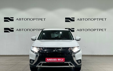 Mitsubishi Outlander III рестайлинг 3, 2022 год, 2 449 000 рублей, 10 фотография