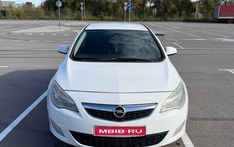 Opel Astra J, 2012 год, 690 000 рублей, 1 фотография