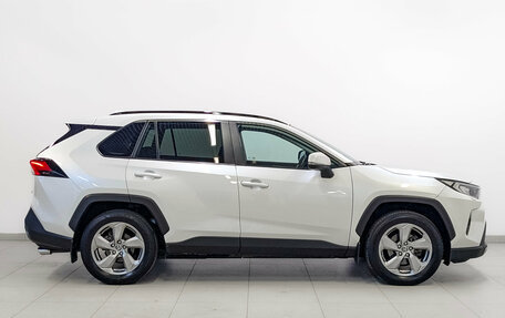 Toyota RAV4, 2022 год, 3 600 000 рублей, 4 фотография