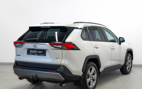 Toyota RAV4, 2022 год, 3 600 000 рублей, 5 фотография