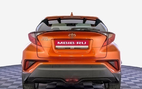 Toyota C-HR I рестайлинг, 2021 год, 2 550 000 рублей, 6 фотография