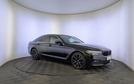BMW 5 серия, 2019 год, 2 950 000 рублей, 3 фотография
