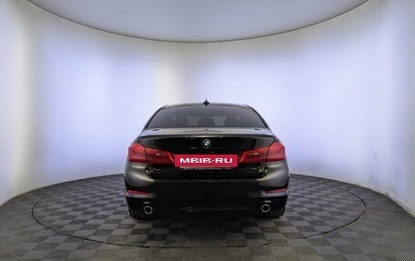 BMW 5 серия, 2019 год, 2 950 000 рублей, 6 фотография
