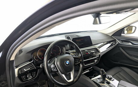 BMW 5 серия, 2019 год, 2 950 000 рублей, 16 фотография