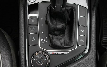 Volkswagen Tiguan II, 2017 год, 2 129 000 рублей, 30 фотография