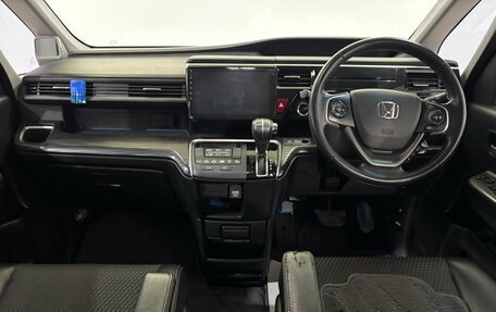 Honda Stepwgn IV, 2016 год, 1 960 000 рублей, 13 фотография