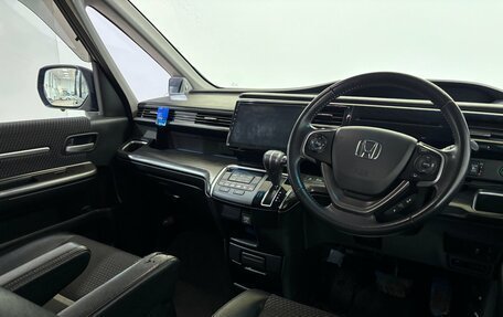Honda Stepwgn IV, 2016 год, 1 960 000 рублей, 15 фотография