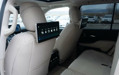 Toyota Land Cruiser, 2022 год, 12 300 000 рублей, 17 фотография