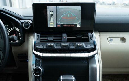Toyota Land Cruiser, 2022 год, 12 300 000 рублей, 23 фотография