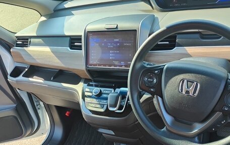 Honda Freed II, 2023 год, 2 100 000 рублей, 8 фотография