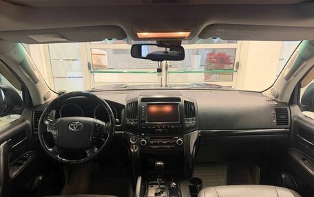 Toyota Land Cruiser 200, 2010 год, 3 450 000 рублей, 11 фотография