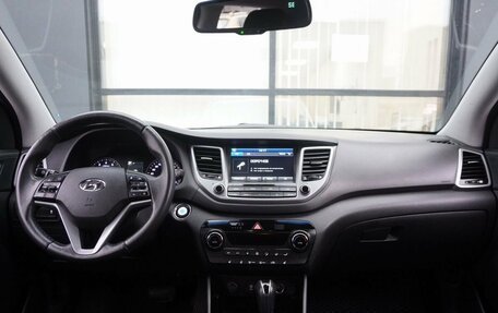 Hyundai Tucson III, 2018 год, 2 000 000 рублей, 12 фотография