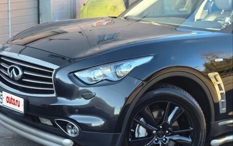 Infiniti QX70, 2013 год, 2 300 000 рублей, 2 фотография
