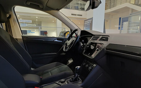 Volkswagen Tiguan II, 2019 год, 3 574 000 рублей, 13 фотография