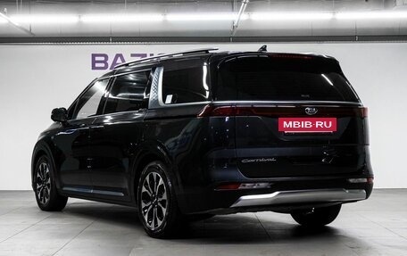 KIA Carnival, 2021 год, 3 700 000 рублей, 9 фотография