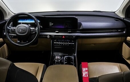 KIA Carnival, 2021 год, 3 700 000 рублей, 22 фотография