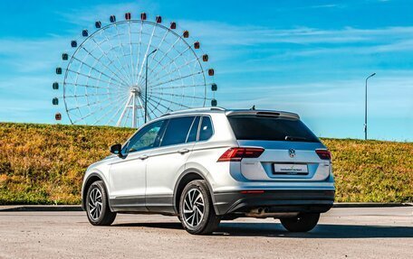 Volkswagen Tiguan II, 2018 год, 2 400 000 рублей, 6 фотография