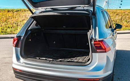 Volkswagen Tiguan II, 2018 год, 2 400 000 рублей, 24 фотография