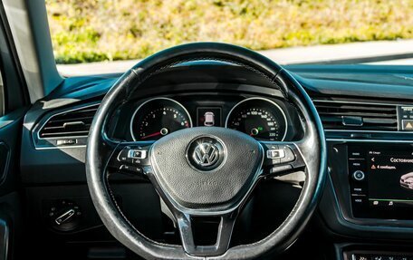 Volkswagen Tiguan II, 2018 год, 2 400 000 рублей, 17 фотография