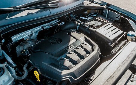 Volkswagen Tiguan II, 2018 год, 2 400 000 рублей, 23 фотография