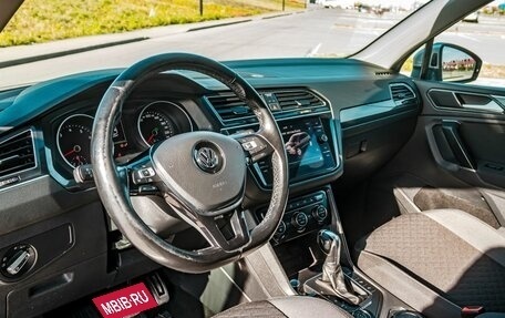 Volkswagen Tiguan II, 2018 год, 2 400 000 рублей, 16 фотография