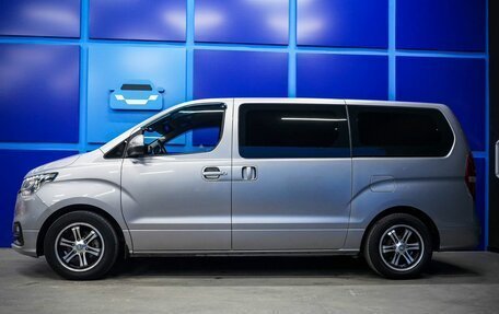Hyundai H-1 II рестайлинг, 2018 год, 2 500 000 рублей, 3 фотография