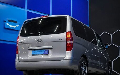 Hyundai H-1 II рестайлинг, 2018 год, 2 500 000 рублей, 6 фотография