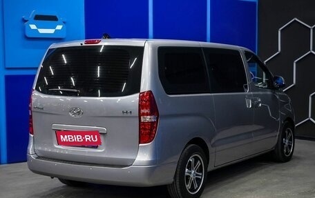 Hyundai H-1 II рестайлинг, 2018 год, 2 500 000 рублей, 7 фотография