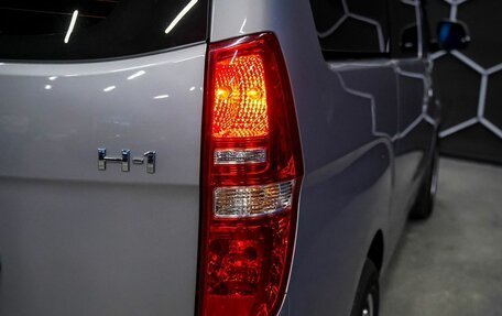 Hyundai H-1 II рестайлинг, 2018 год, 2 500 000 рублей, 19 фотография