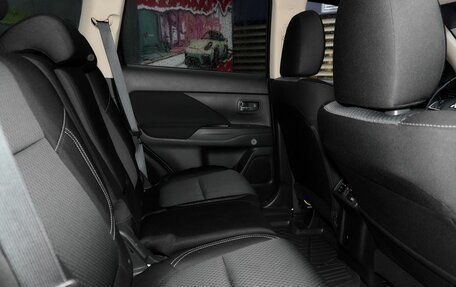 Mitsubishi Outlander III рестайлинг 3, 2021 год, 2 378 000 рублей, 8 фотография