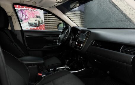 Mitsubishi Outlander III рестайлинг 3, 2021 год, 2 378 000 рублей, 6 фотография