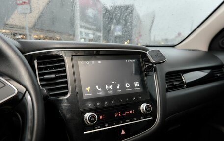 Mitsubishi Outlander III рестайлинг 3, 2021 год, 2 378 000 рублей, 9 фотография