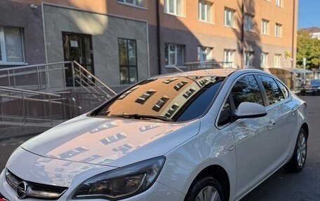Opel Astra J, 2013 год, 970 000 рублей, 4 фотография