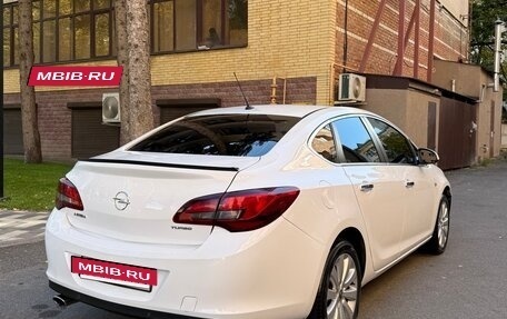Opel Astra J, 2013 год, 970 000 рублей, 5 фотография