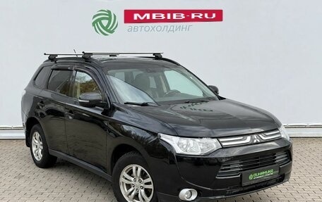 Mitsubishi Outlander III рестайлинг 3, 2013 год, 1 090 000 рублей, 3 фотография