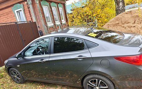 Hyundai Solaris II рестайлинг, 2012 год, 740 000 рублей, 5 фотография