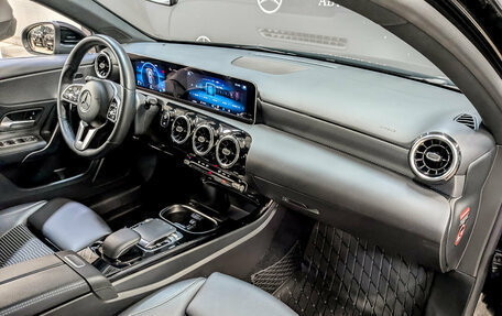 Mercedes-Benz A-Класс, 2019 год, 1 895 000 рублей, 11 фотография