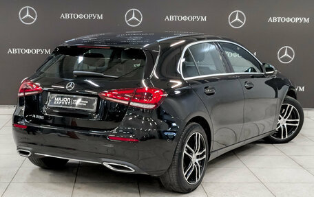 Mercedes-Benz A-Класс, 2019 год, 1 895 000 рублей, 5 фотография