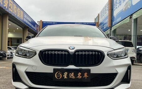 BMW 1 серия, 2023 год, 1 600 000 рублей, 2 фотография