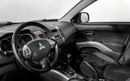 Mitsubishi Outlander III рестайлинг 3, 2008 год, 899 000 рублей, 9 фотография