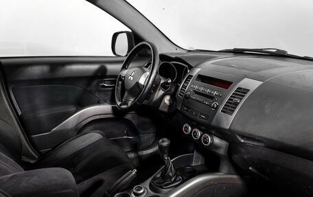 Mitsubishi Outlander III рестайлинг 3, 2008 год, 899 000 рублей, 13 фотография