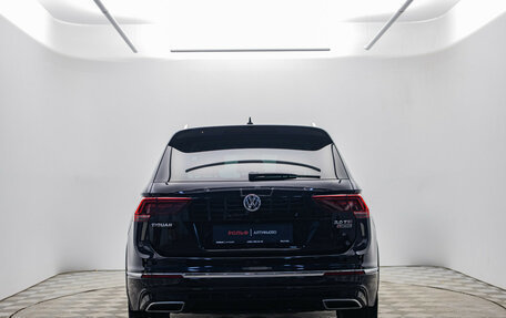 Volkswagen Tiguan II, 2017 год, 2 895 000 рублей, 6 фотография