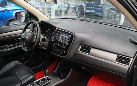 Mitsubishi Outlander III рестайлинг 3, 2012 год, 1 250 000 рублей, 7 фотография