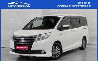 Toyota Noah III, 2015 год, 1 925 000 рублей, 1 фотография